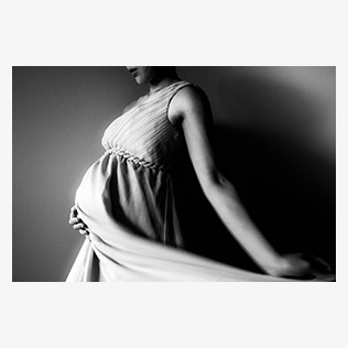佳作　　Yukiko Takachiさんの作品　「Self Maternity Photograph」